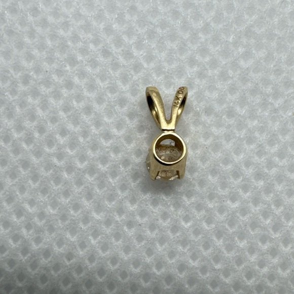 14k Yellow Gold Diamond Solitaire Pendant Round 4 Prong, 0.15 TCW, 0.24g - Picture 9 of 15